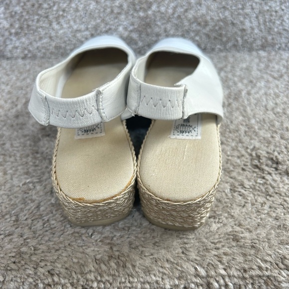 Andre Assous espadrille wedge sling back. Made in Spain. Size 8. EUC. White/tan - Picture 4 of 15